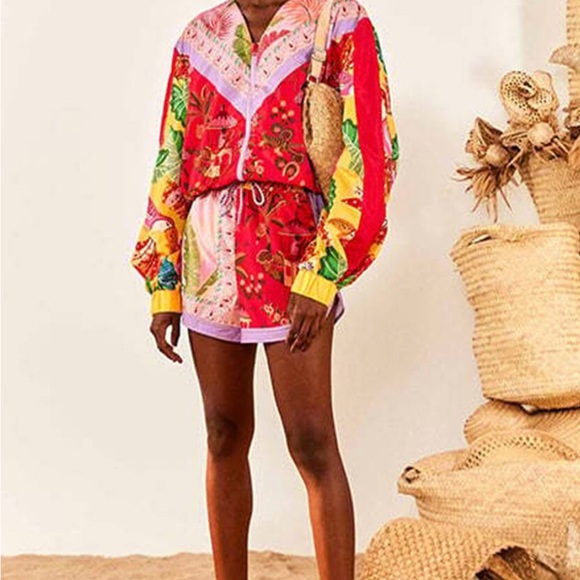 Mixed Scarves Windbreaker. Vibrant prints and flowing cuts inspired by Brazil. - Picture 3 of 8